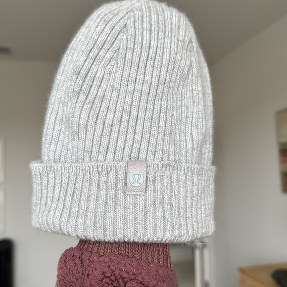Lululemon On Top of It Beanie - One Size - Picture 3 of 6